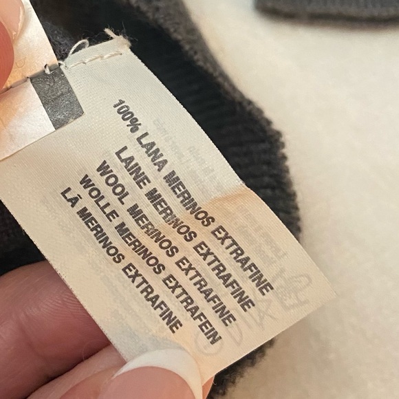 Valentino Maglia Gray Wool V-neck Sweater *flaw* Size Large 2983 - Picture 10 of 16